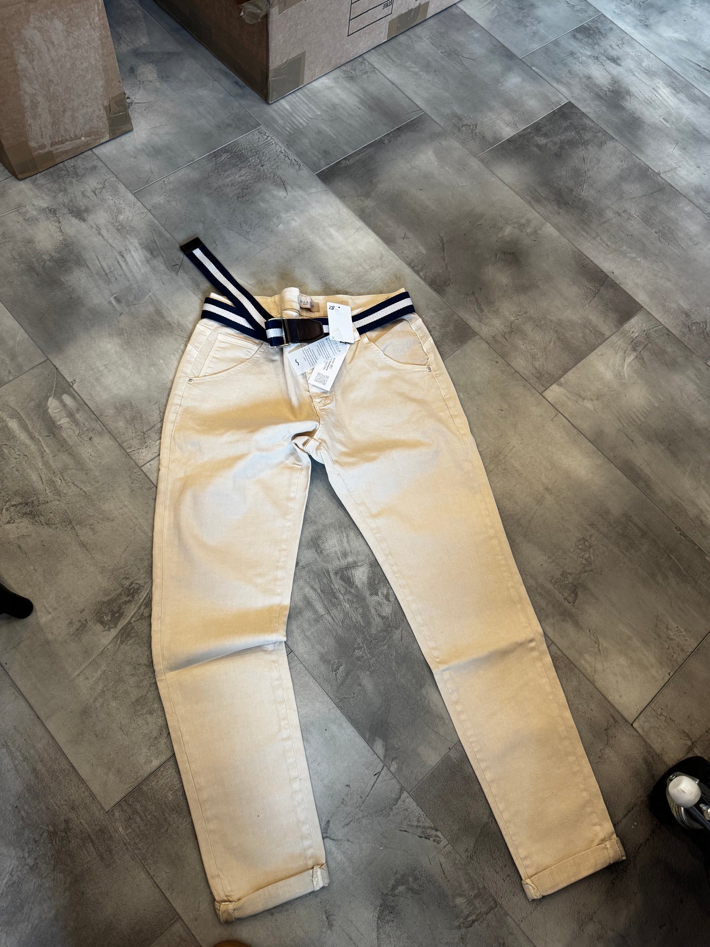BIANCO BELTED BEIGE ANKLE HEM PANT