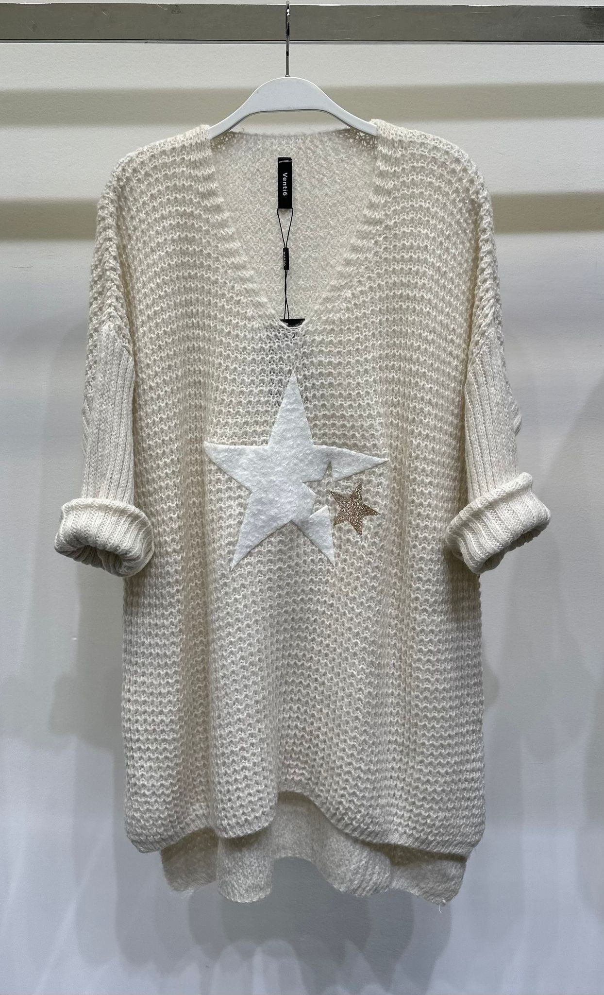 LONG SLEEVE V-NECK TUNIC SWEATER WITH EMBOSSED STAR & GOLD STAR O/S