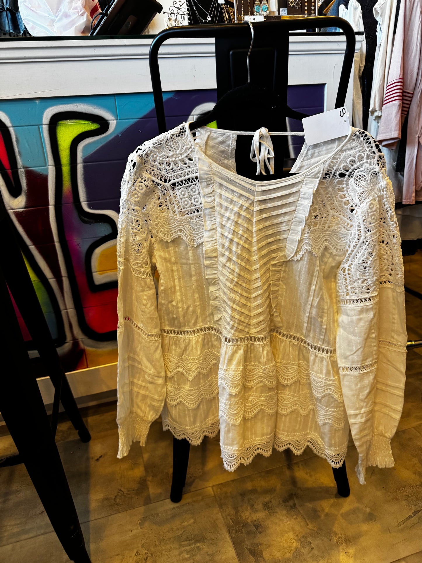 WHITE LACE AND CROCHET TOP