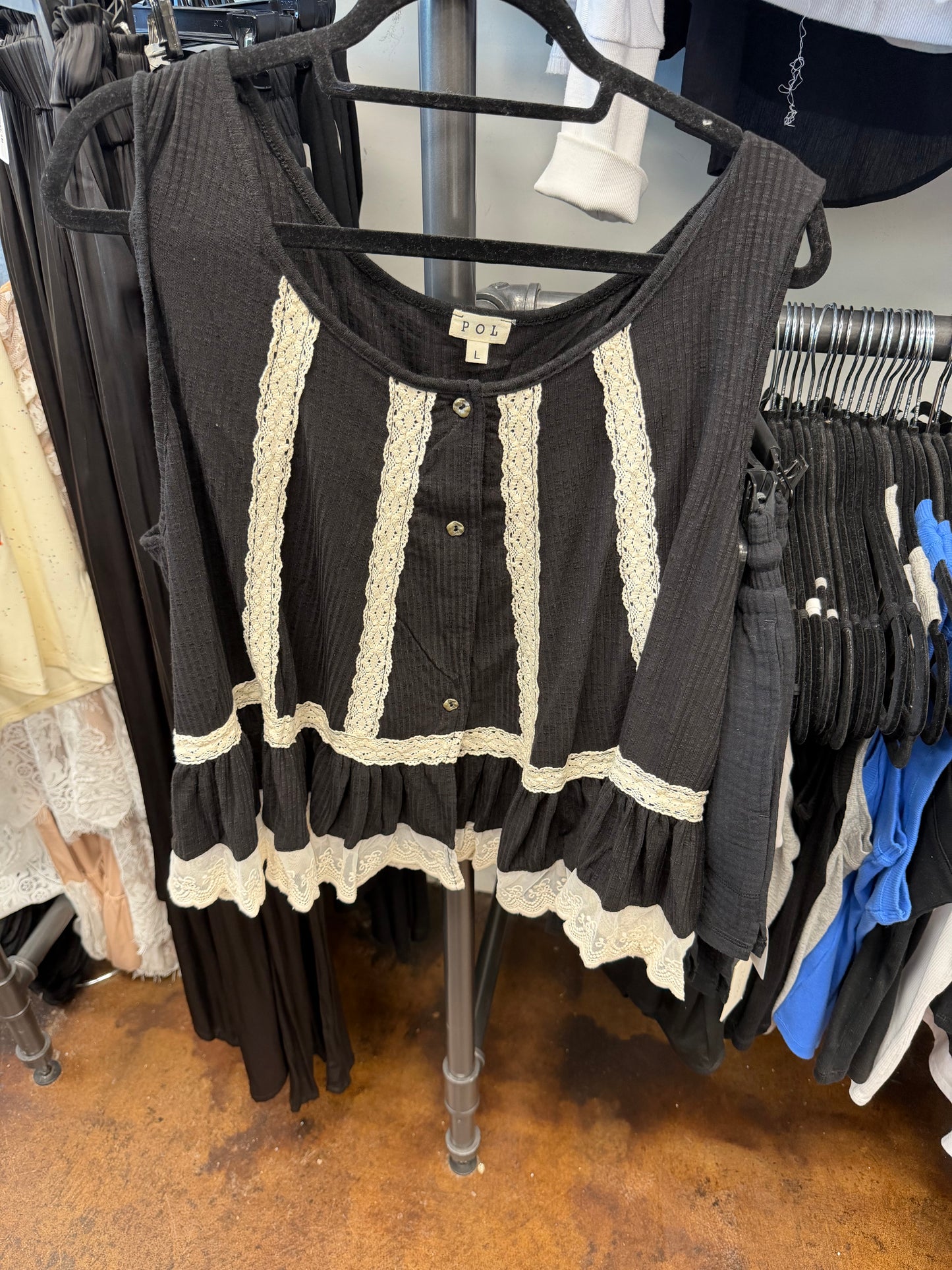 BLACK LACE TRIM RUFFLE TANK