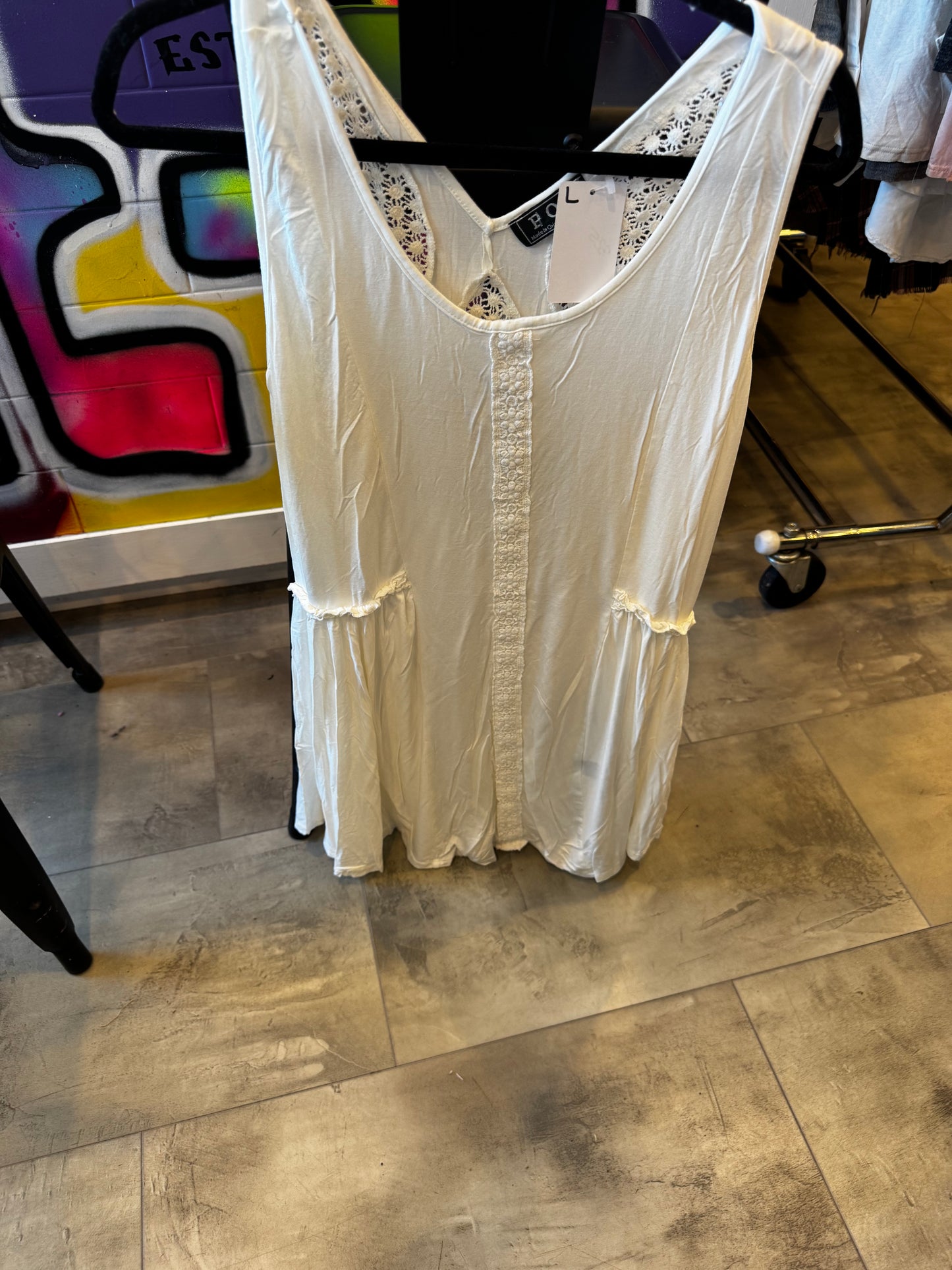 WHITE CROCHET DETAIL TANK
