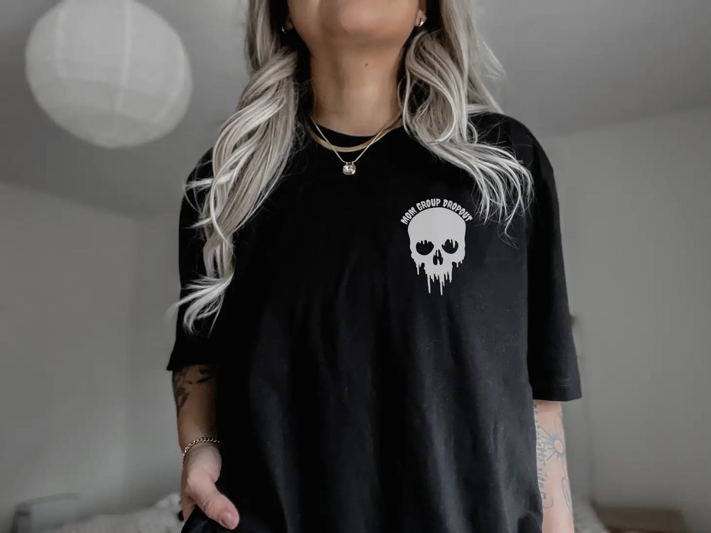 MOMS GROUP DROPOUT TEE