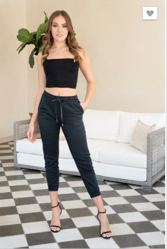 SOLID PANT WITH POCKETS WITH RUFFLE BOTTOM IN BLACK