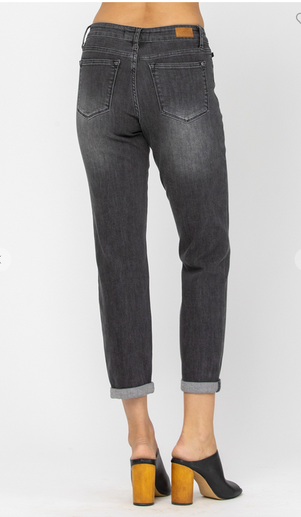 JUDY BLUE BLACK HANDSAND CUFFED NON-DISTRESSED BOYFRIEND