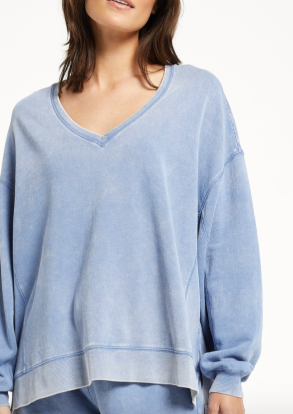 Z SUPPLY WASHED V-NECK MODERN WEEKENDER IN SKY BLUE