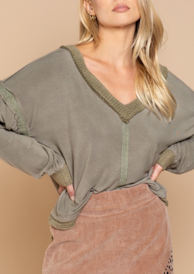 VNECK RELAXED BODY WITH BAND TOP IN BLACK AND OLIVE