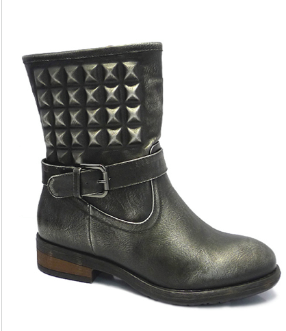 METALLIC BLACK STUDDED BOOTIE 5.5-10