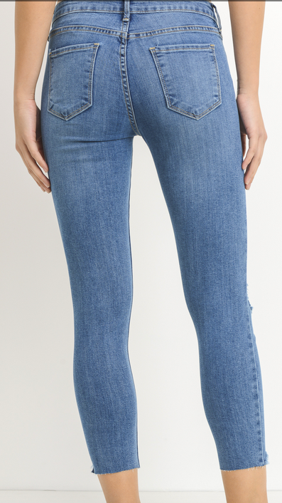 JUST BLACK CROP DESTROYED HEM IN LIGHT DENIM BP66J