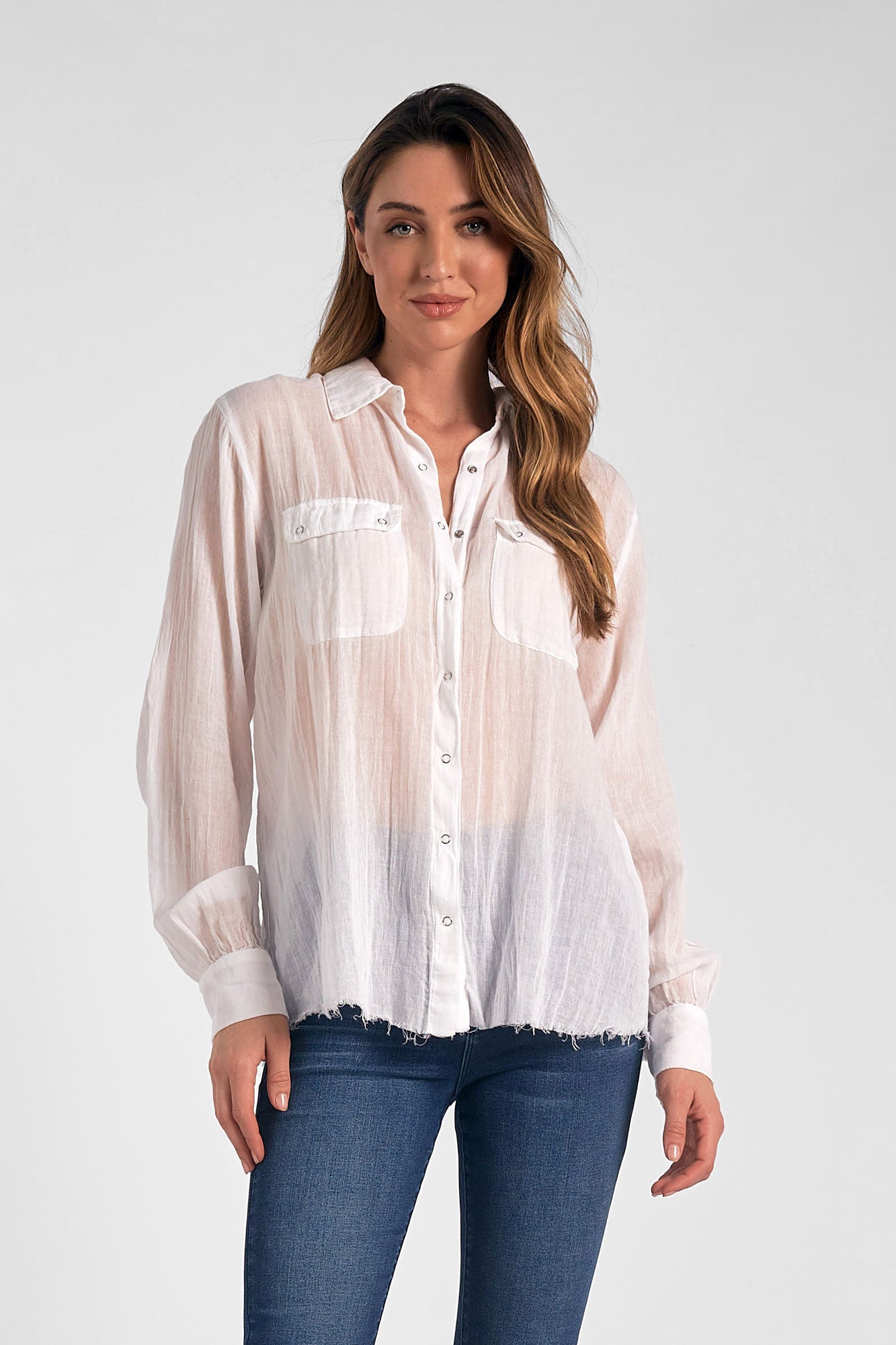 ELAN SP23 COLLARED BUTTON DOWN IN WHITE OR BLACK