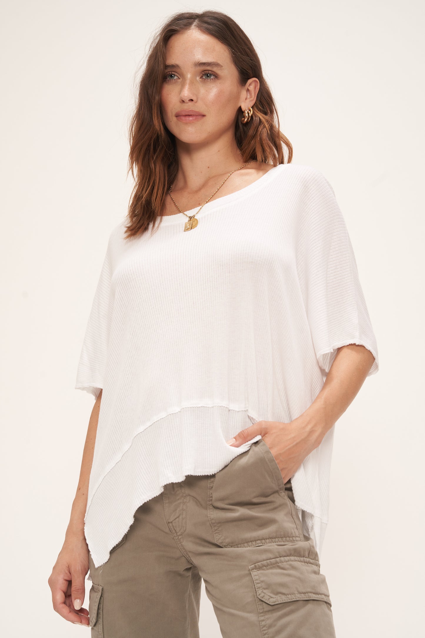 PROJECT SOCIAL T DALETTE SCOOP RIB TEE IN WHITE AND BLACK