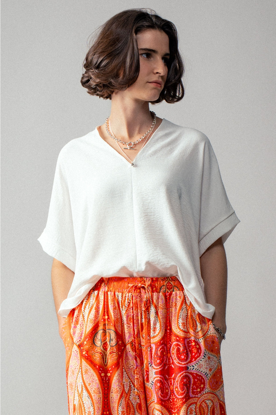 Breezy Airflow V-Neck Top IN BLACK AND IVORY