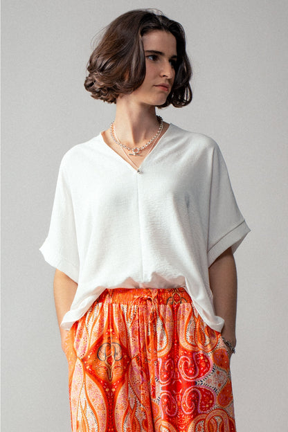 Breezy Airflow V-Neck Top IN BLACK AND IVORY