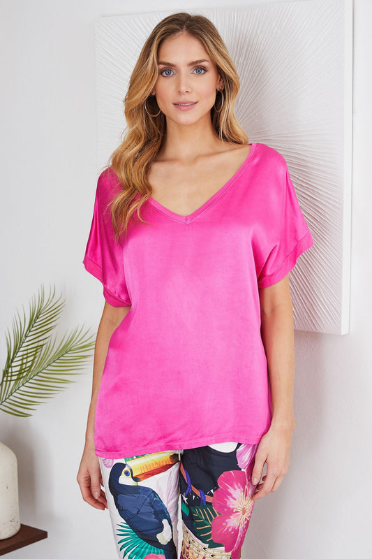 SATIN COTTON V NECK SHORT SLEEVE TOP IN FUSCHIA