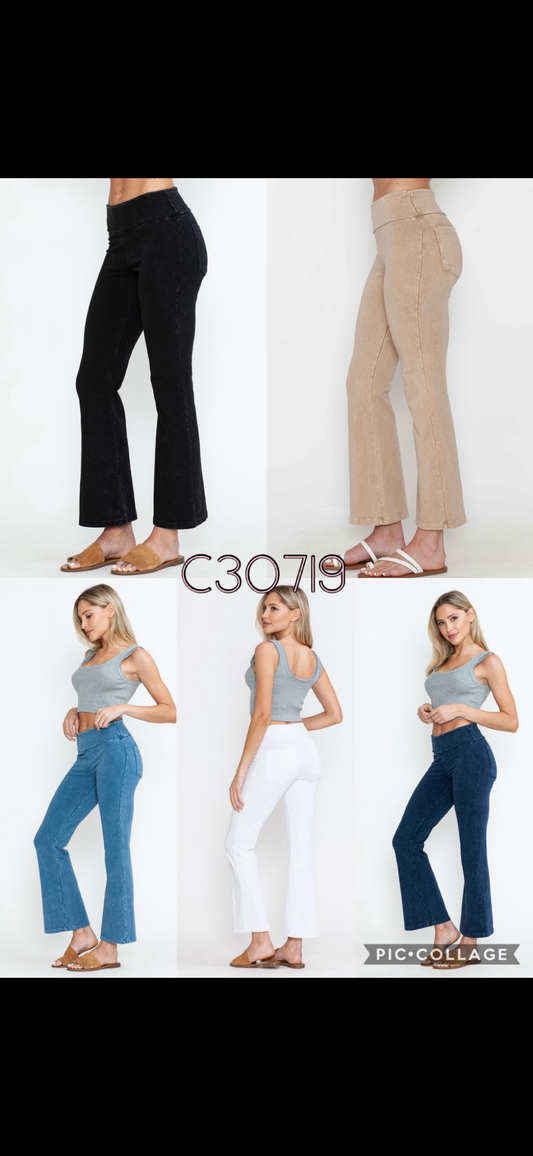 BLACK POCKET PULL ON PANTS CROPPED