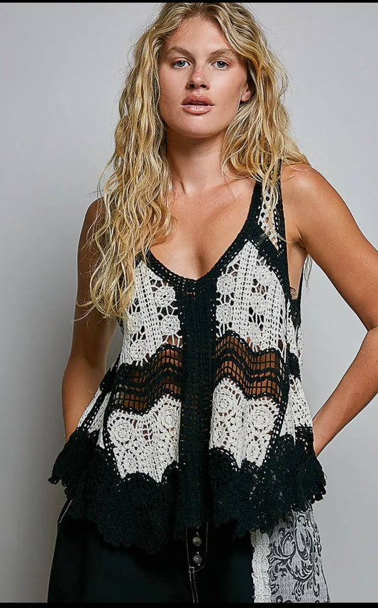 CROCHET BLACK AND WHITE TANK O/S