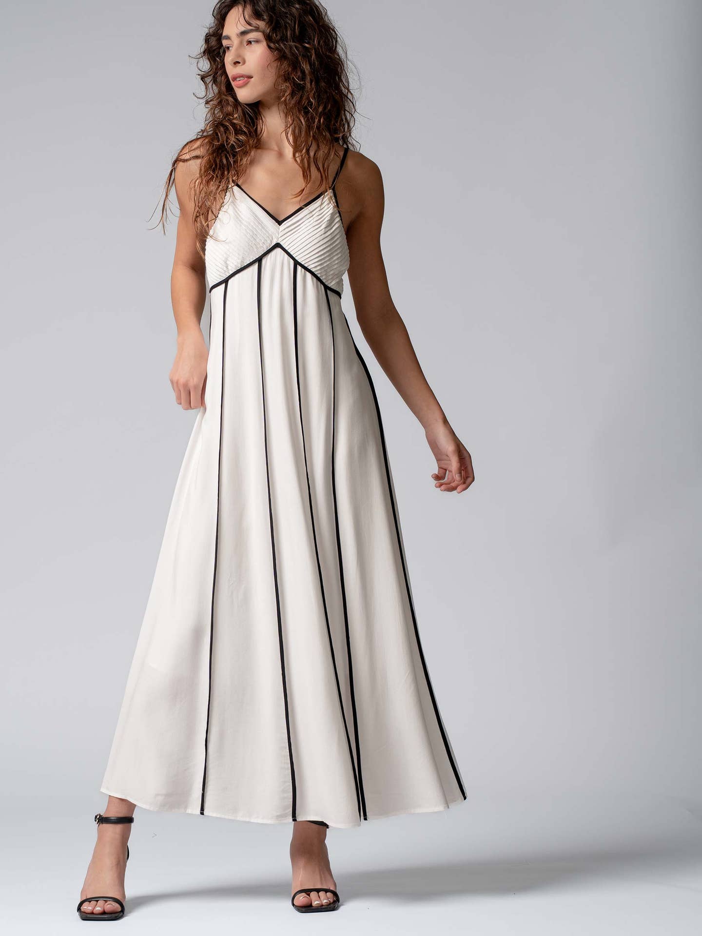 Black Contrast Piping Maxi Dress