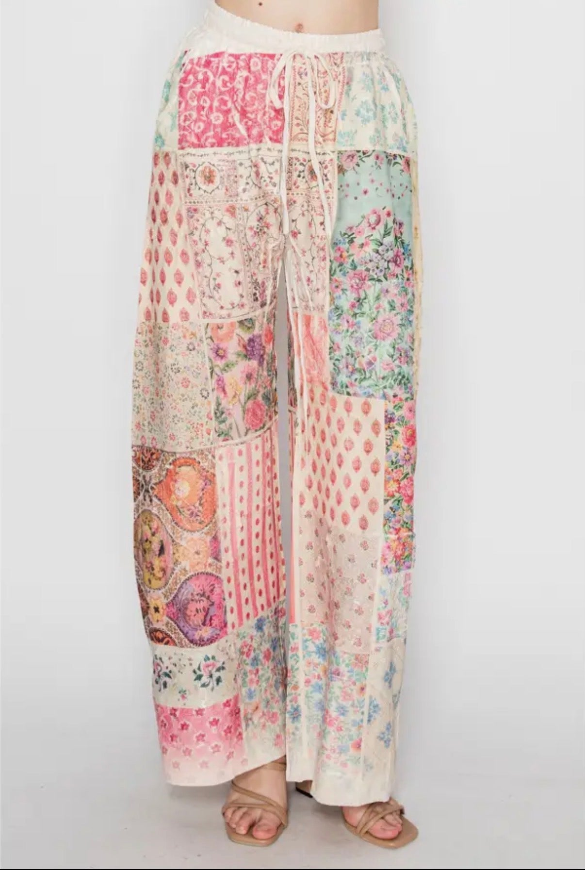 FLORAL PATCHED PANTS