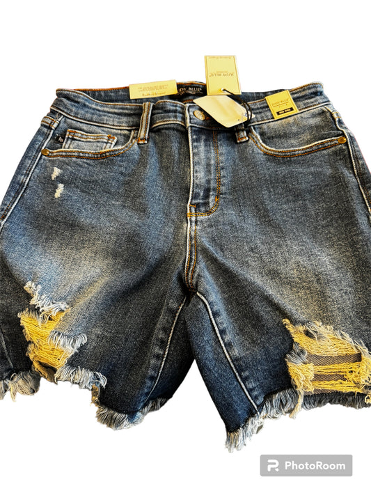 JUDY BLUE MIDRISE DESTROY FRAY HEM SHORTS