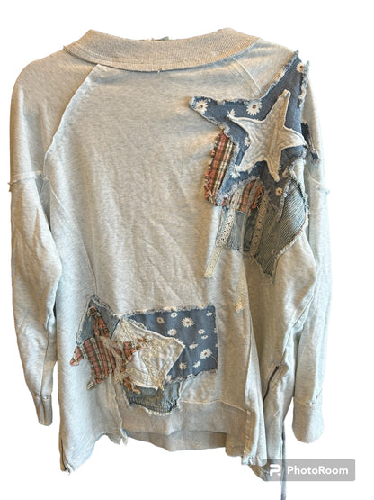 GREY PATCHED TOP WITH STAR APPLIQUE