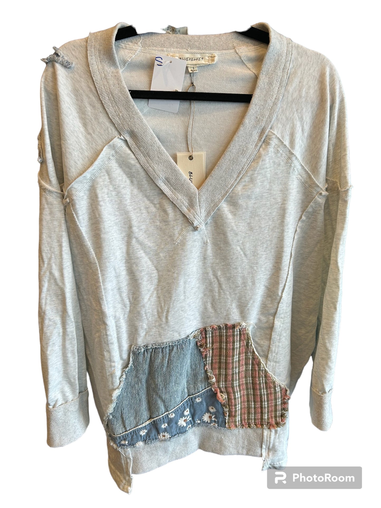 GREY PATCHED TOP WITH STAR APPLIQUE