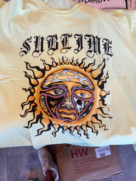 DAYDREAMER SUBLIME OLD ENGLISH OS TEE