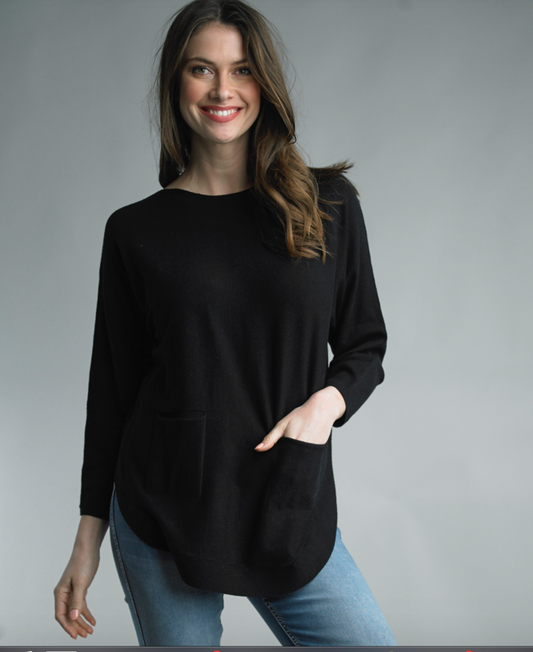 BLACK FRONT POCKET TOP