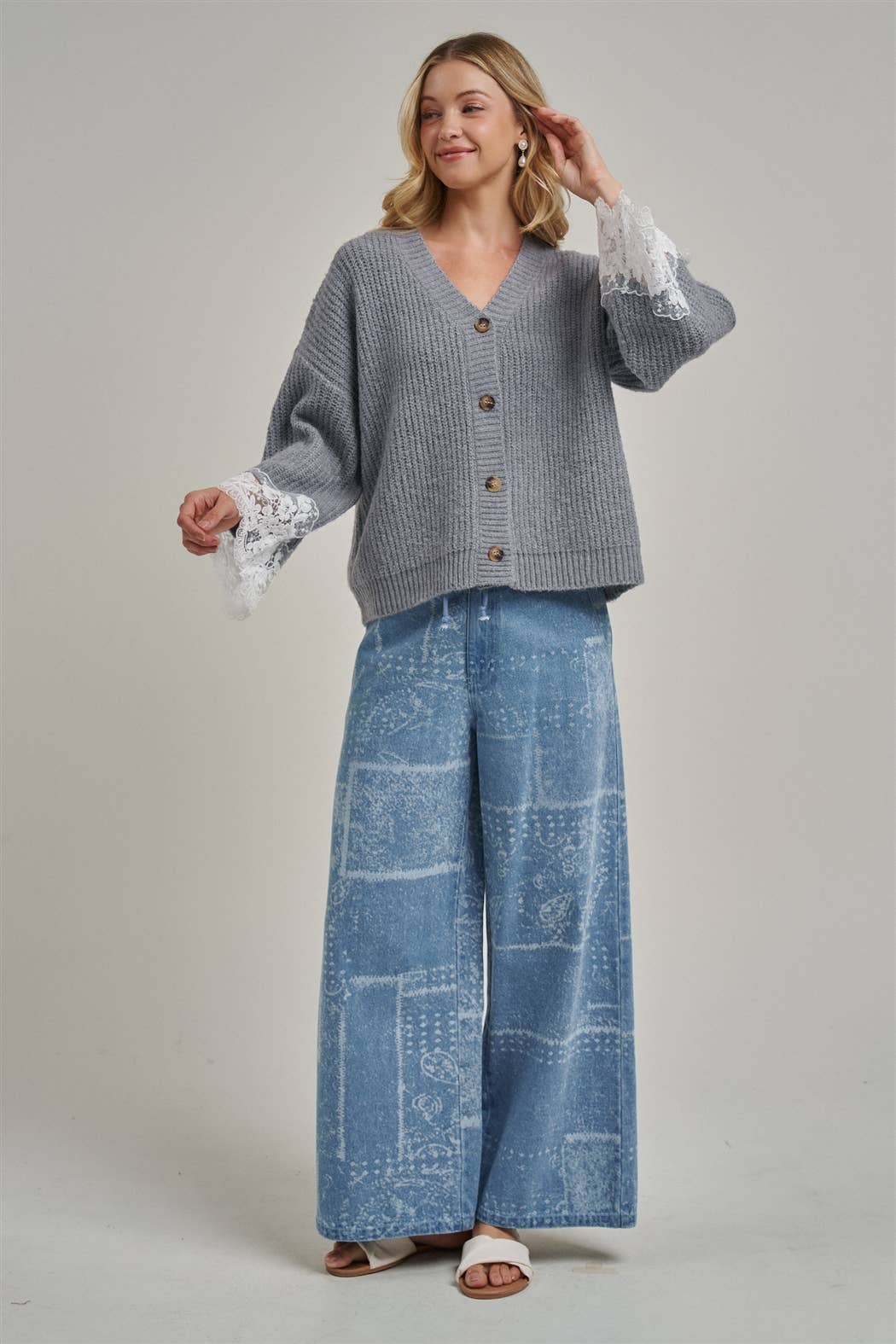 LOOSE FIT SOFT V NECK SWEATER CARDIGAN WITH LACE