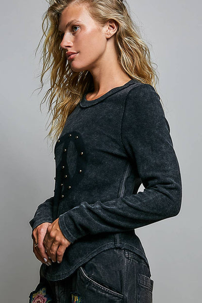 Vintage Washing Solid Peace Stud Outseam Thermal Knit Top