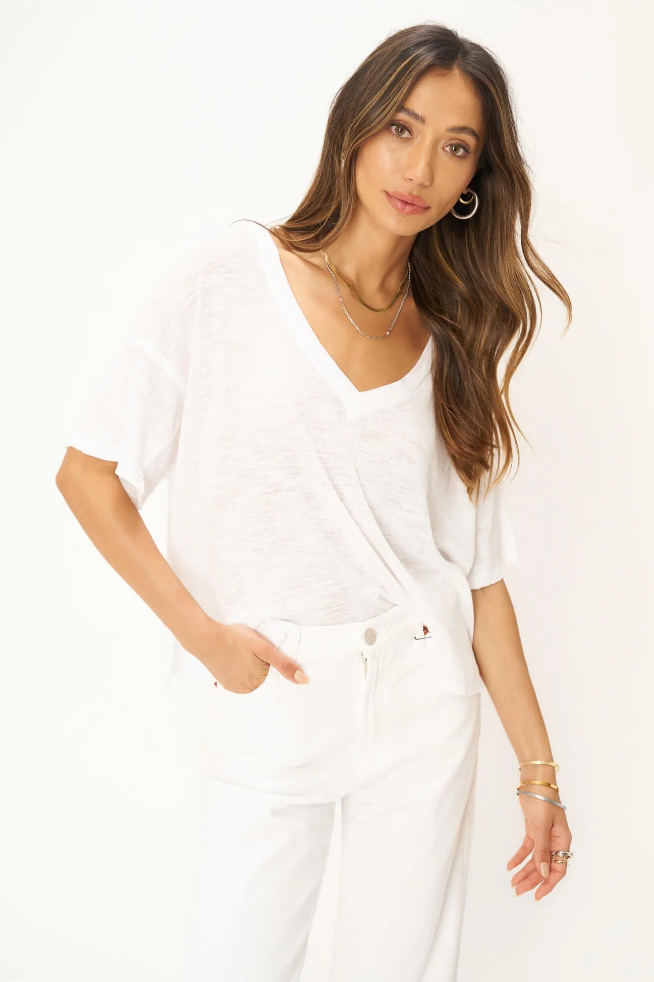 PROJECT SOCIAL T OH GIRL RAW V-NECK TEXTURED TEE IN WHITE