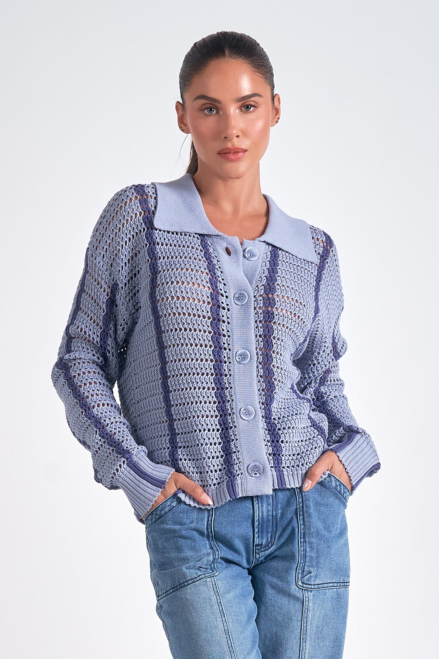 ELAN Sweater Vnk Button Down IN BLUE