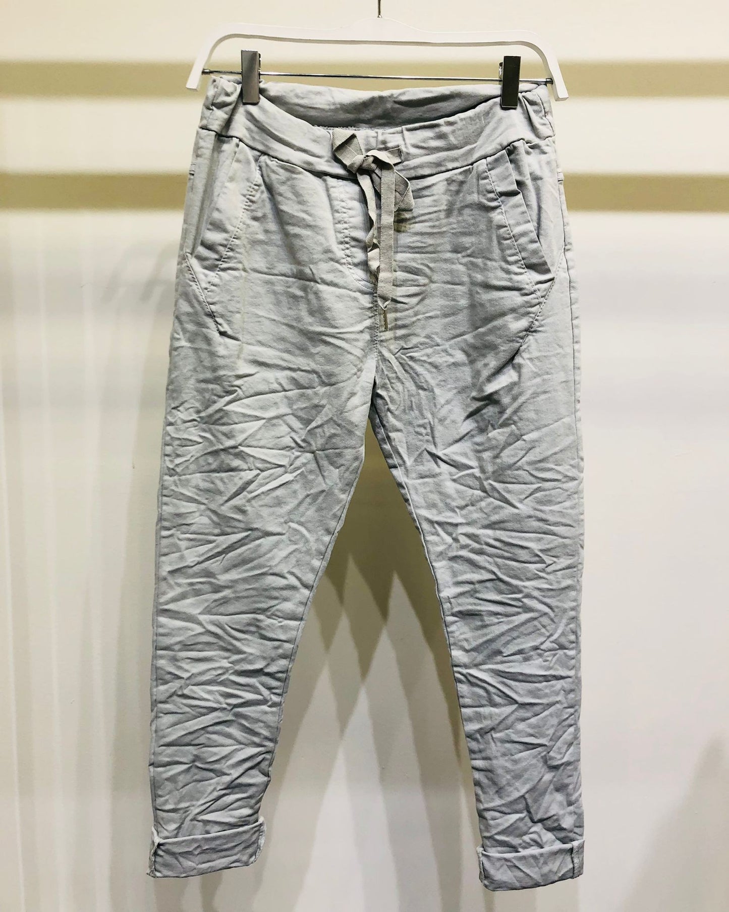 DRAWSTRING CRINKLE JOGGER IN GREY