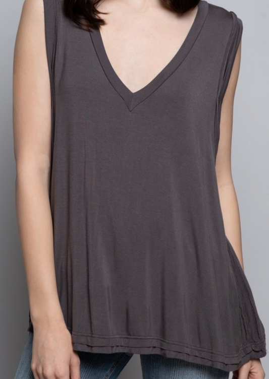 CHARCOAL Dropped V-neck sleeveless top