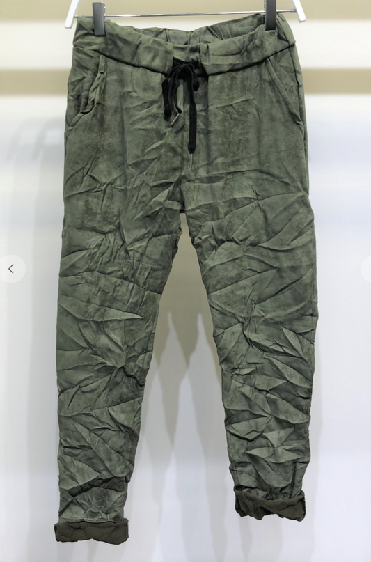 SUEDE SOLID CRINKLE JOGGER IN ARMY GREEN