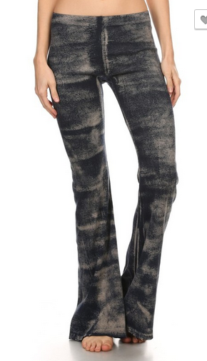 Print, full length pants in a relaxed style with a banded high waist and wide legs
