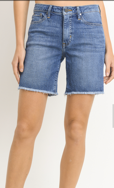 JUST BLACK H/R FRAYED BERMUDA SHORT WITH SIDE SLIT