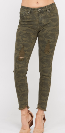 DISTRESSED CAMO 5-POCKET SKINNY JEANS