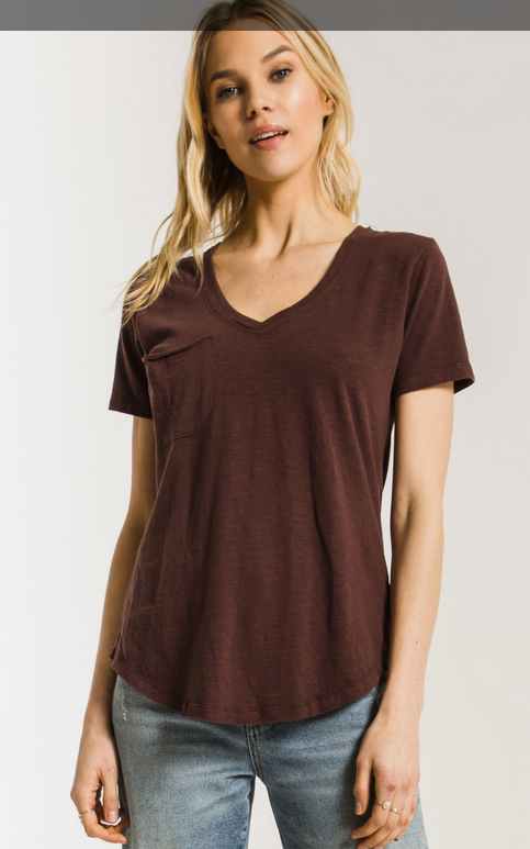Z SUPPLY THE AIRY SLUB POCKET TEE IN BROWN ANS SAND