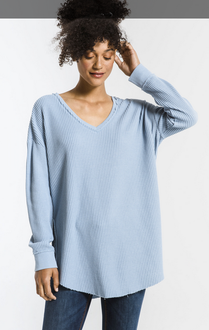 Z SUPPLY THE WAFFLE THERMAL TUNIC TOP IN BLUE, CHAMPAGNE AND ROSIN