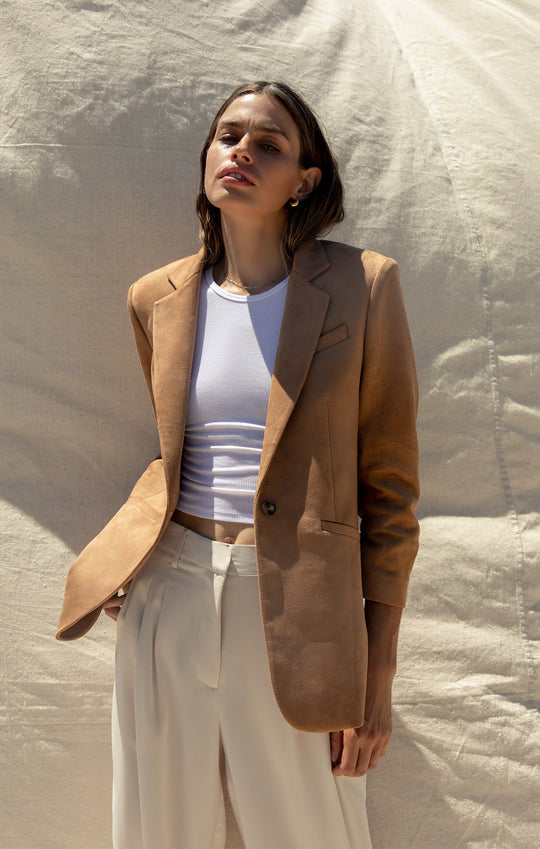 Z SUPPLY SANDELLE FAUX SUEDE BLAZER IN CAMEL BROWN